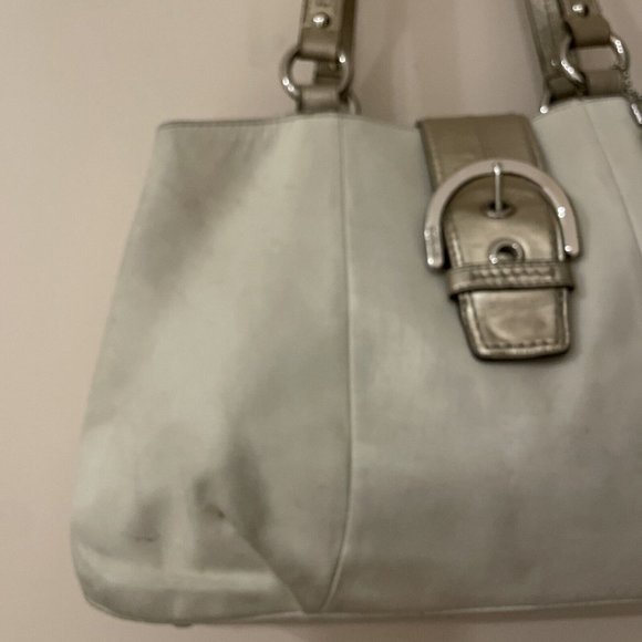 Coach F18751 Soho East West Ivory & Gold  Shoulder Hand Bag Purse Buckle Charm - Picture 3 of 16